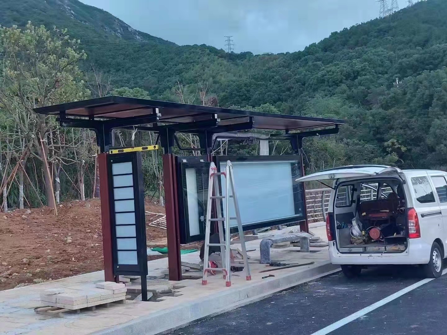 候車(che)亭實物(wù)圖 候車(che)亭實物(wù)圖